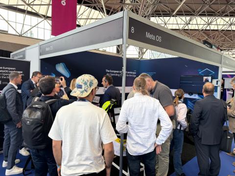 MetaOS Booth - very busy!